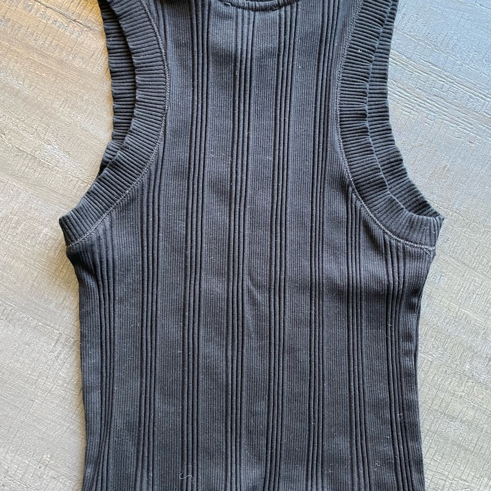 Zara Women's Crop Ribbed Sweater Vest - Picture 2 of 2